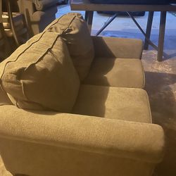 Sofa 🛋  3 Pieces Used Like New