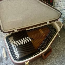 Beautiful autoharp $200 or best offer
