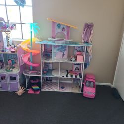 Huge Barbie House Great Condition 