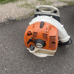 leaf blowers 