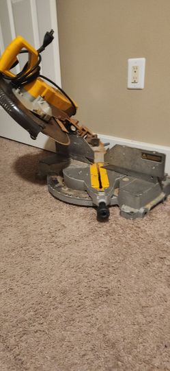 DW 706 Compound mitre saw