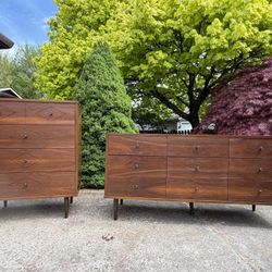 Mid Century Vintage Dresser Set 