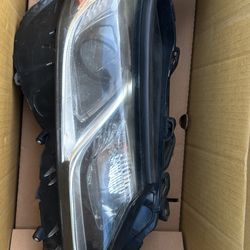Camry 2019 SE Headlight 
