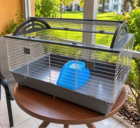 Large Guinea Pig Cage with Accessories – $60