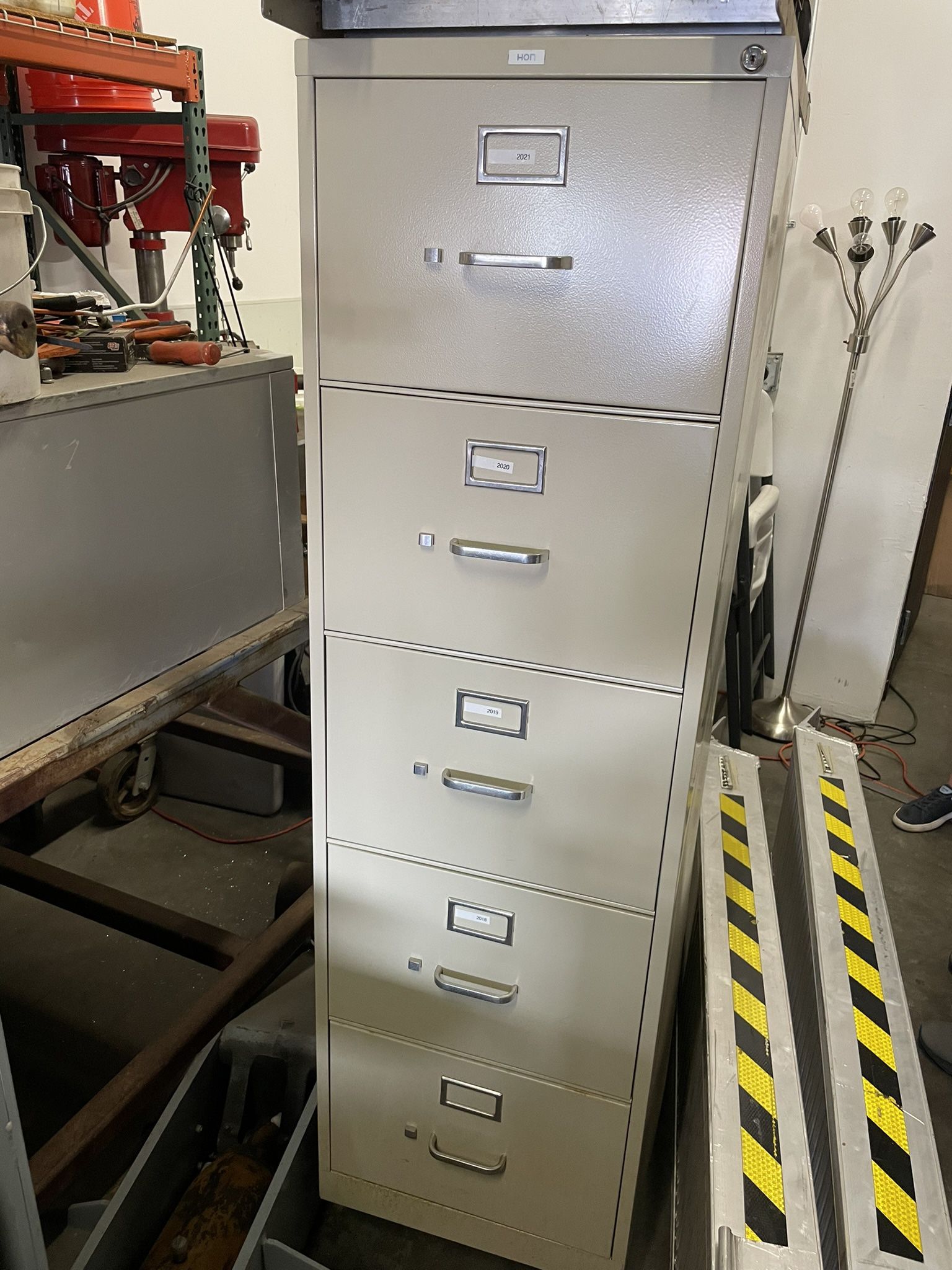 HON 5 Drawer Lockable File Cabinet 