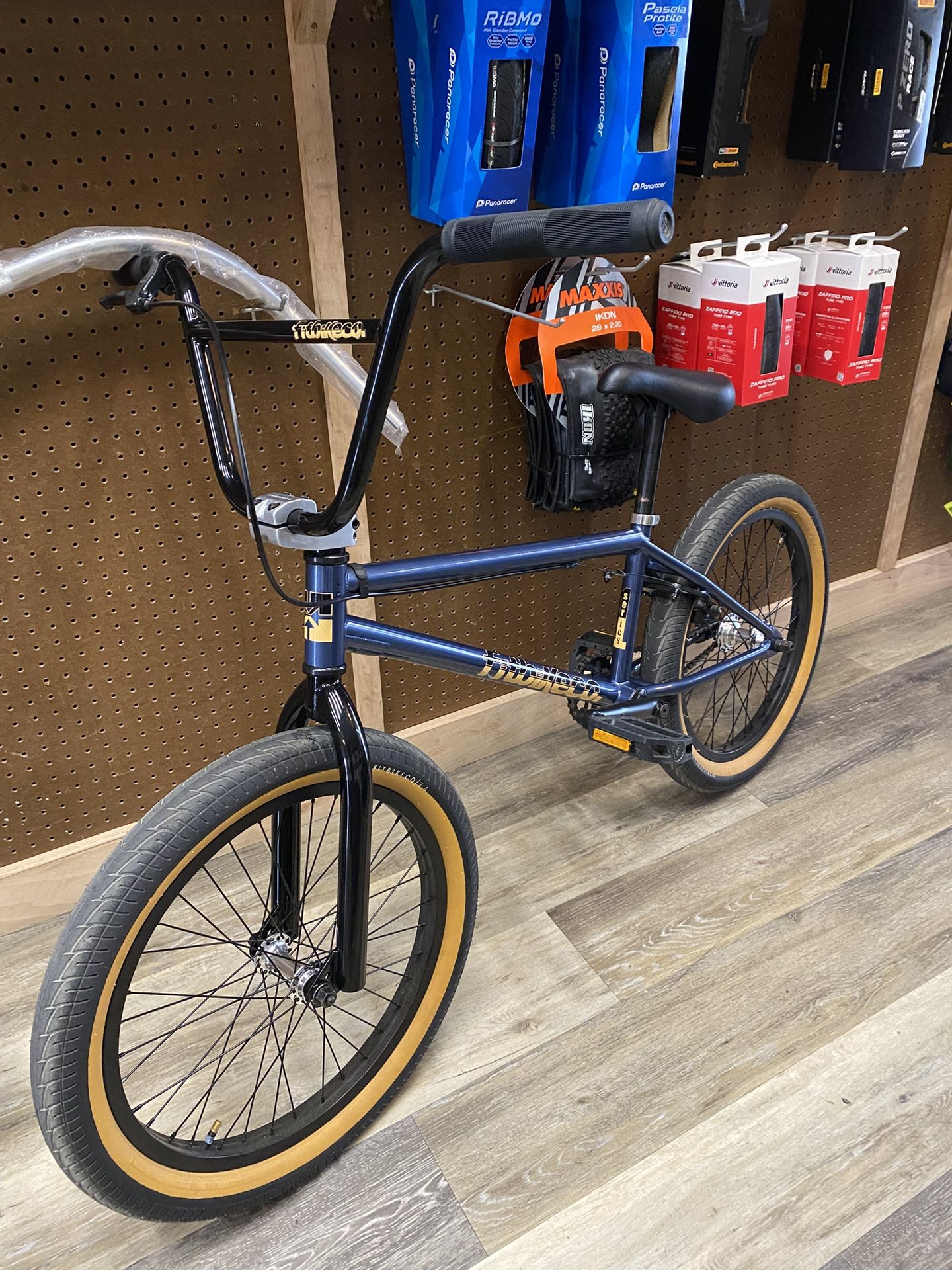 Fit Bike Co 20” Large Frame BMX Bike w/pegs
