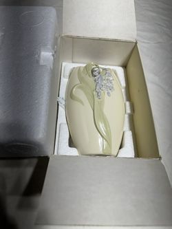 Lenox”Floral Blossoms Blue Bell Vase 