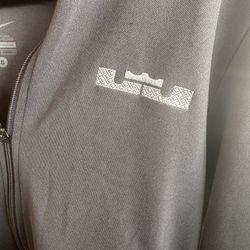 LeBron James Nike Basketball Sweater With Purple Outline Size S