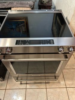 Kitchen aid electric stove range 30”