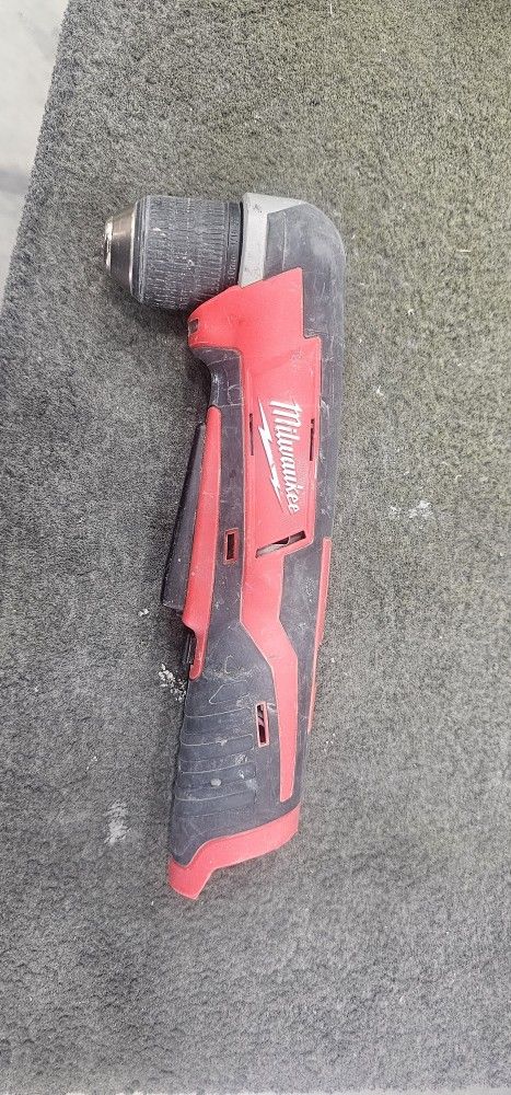 Milwaukee FUEL 90° Drill
