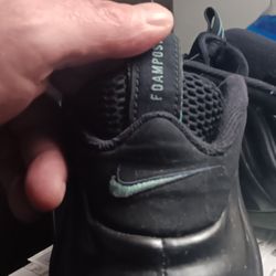 Nikes Only Wore 4 Times Like New Asking 55 Or Best Offer Paid 100 For Them About 5  Months Ago