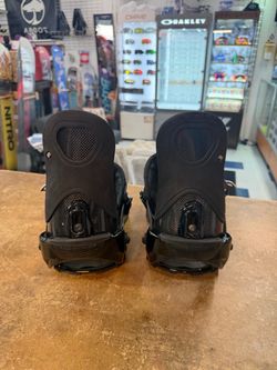Nidecker carbon fiber large snowboard bindings located at sin city snowboards