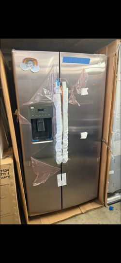 Box side by side refrigerator GE stainless steel