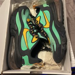 Nike React SIZE 8 