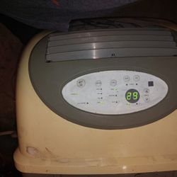 Portable Heater, Air Conditioner, And Dehumidifier.  Works Great. No Remote For This Unit 