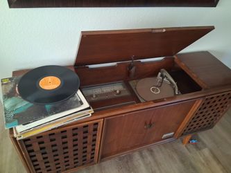 Antique Cd Radio Player