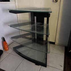 Glass corner piece table