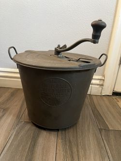 1904 Vintage Bread Maker