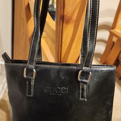 Black.purse