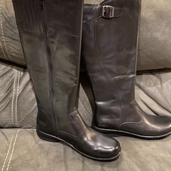 Clark’s Leather Boots- Size 7