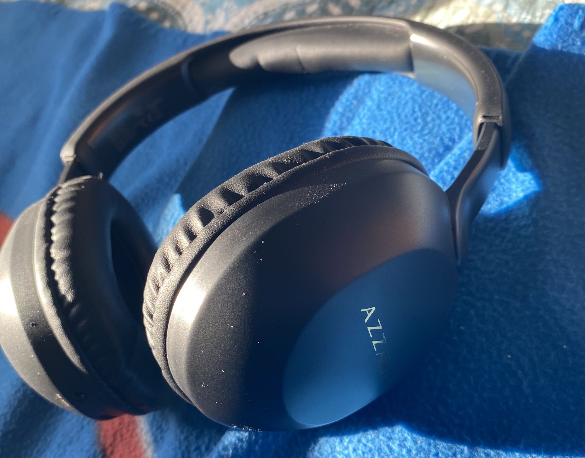 Azzaro Headphones