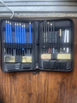 Castle Premium 40 Piece Art Set