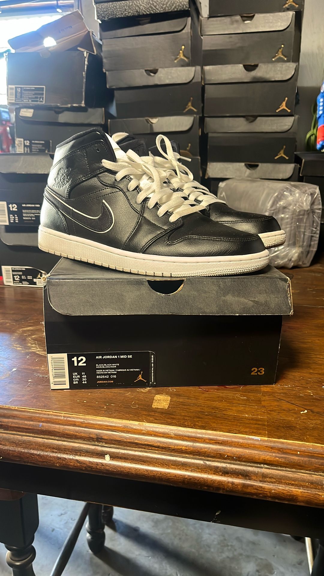 Jordan 1 Mid