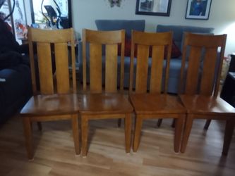 SET OF 4 DINING CHAIRS VINTAGE / OAK WOOD / REAL WOOD / SET OF 4 CHAIRS $55
