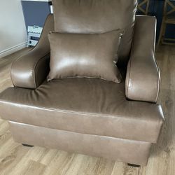 Leather Soca Chair 