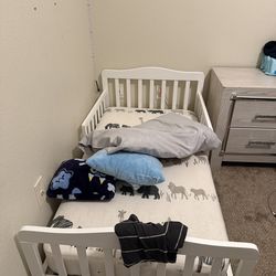 Toddler bed