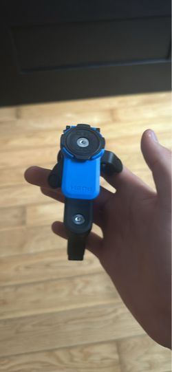 Quad lock with motorcycle vibration