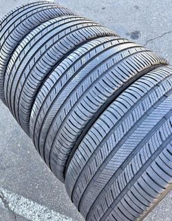 235/55/20 Vendo Un Set De Llantas Marca Michelin Con 80% De Vida Las 4