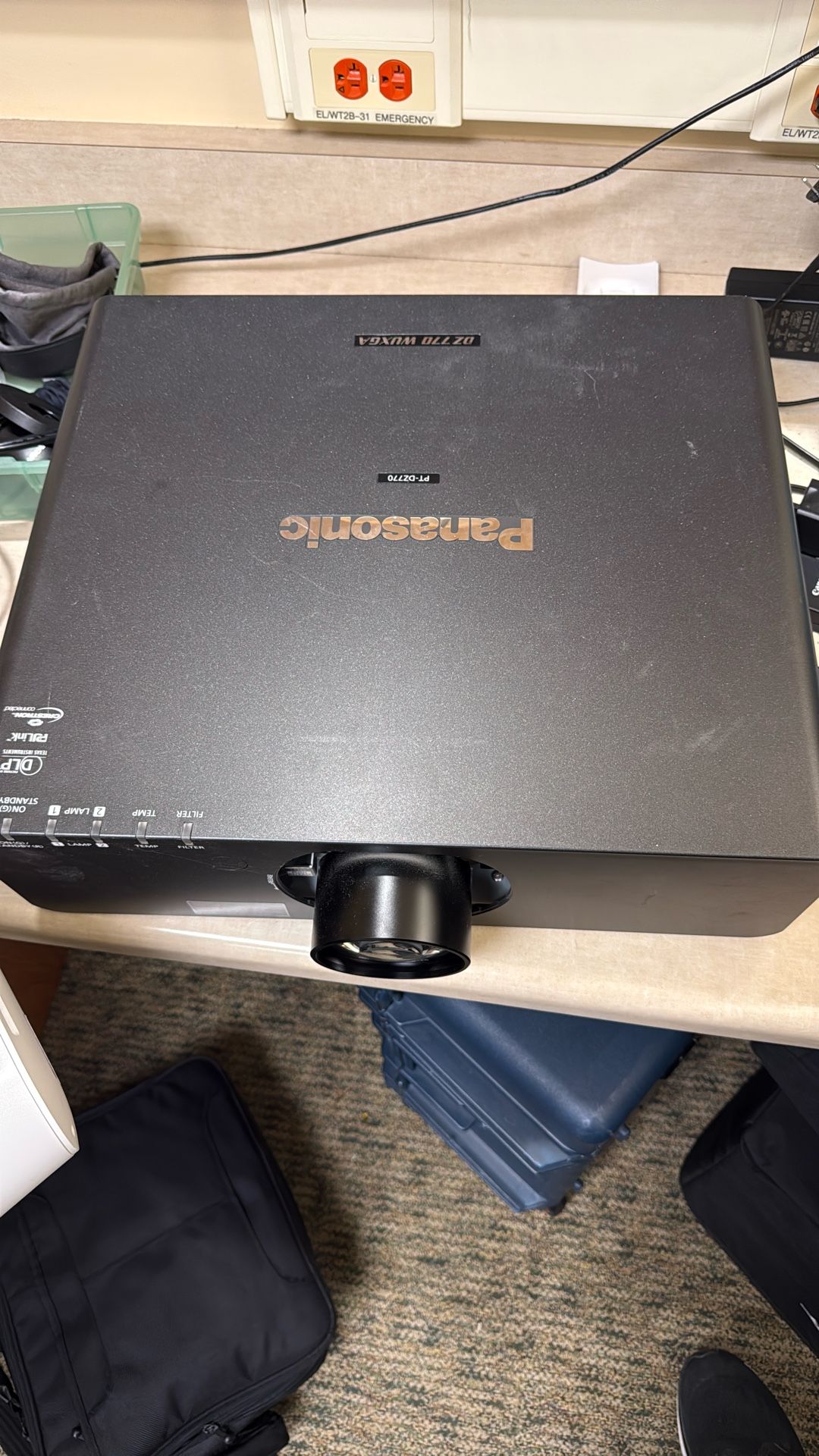 PT DZ770 Panasonic Projector