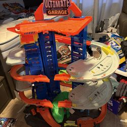 Hot Wheels City Ultimate Garage Playset Storage for 50+ Cars Child Age 4-8