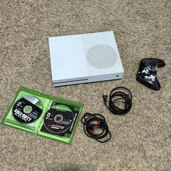Xbox One S Controller And Games