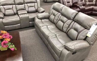 New power recliner couch and love seat set / free delivery