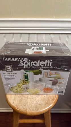 Spiraletti fruit and vegetable slicer