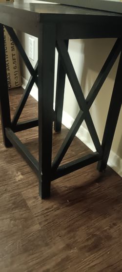 Plant / corner table, wall arr