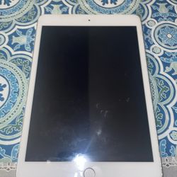 Apple iPad Mini 3  Apple iPad Mini 3 16GB WiFi - silver with case A1600