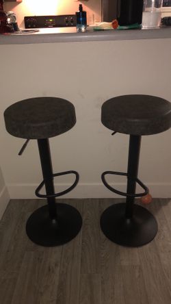 Adjustable bar stools