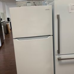 Refrigerator Frigidaire Ope Box FFTR1814WWE