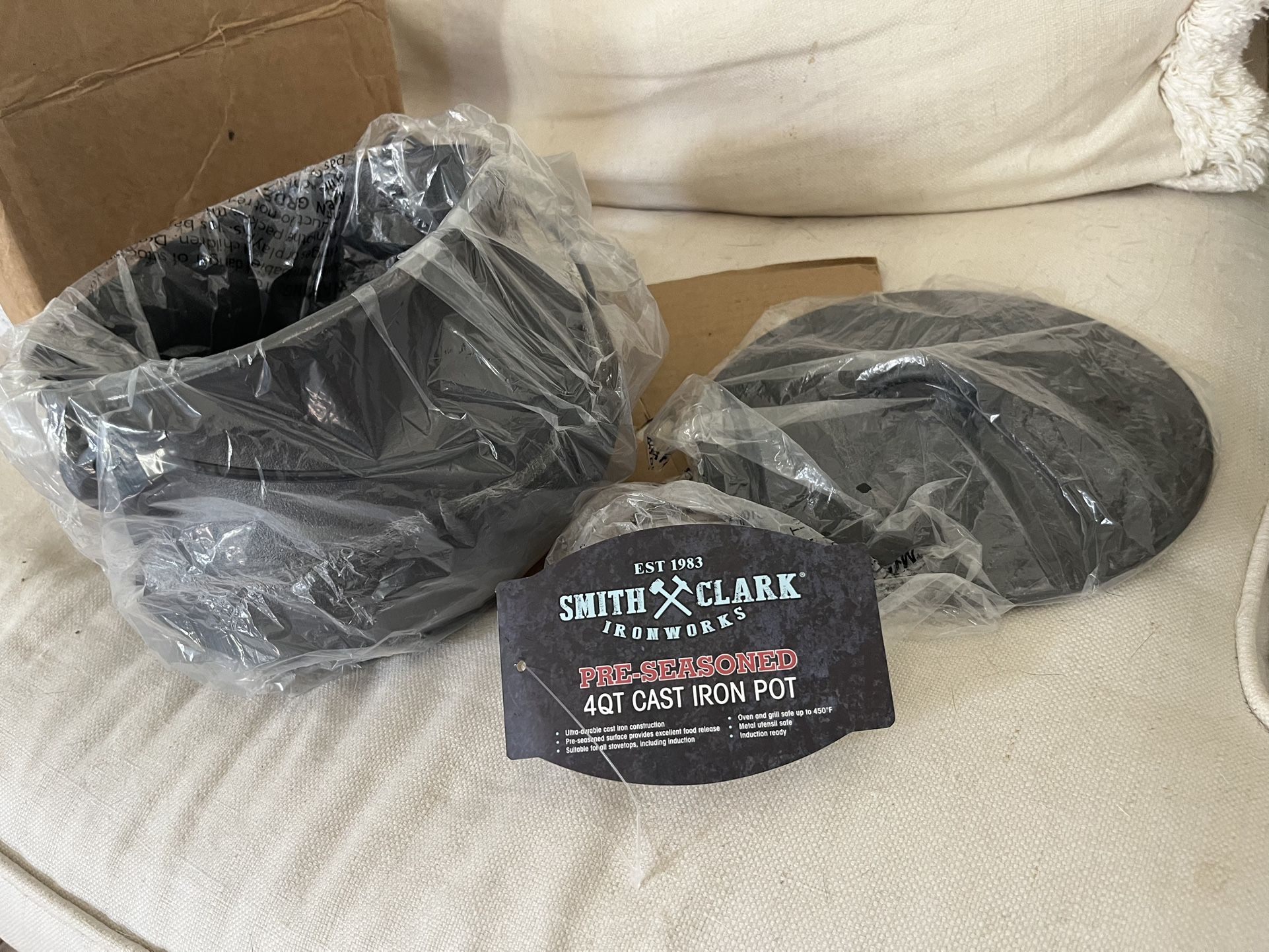 Smith & Clark 4 Qt Iron Pot