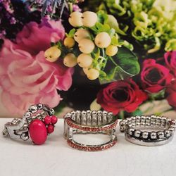 LOT PRECIOUS VINTAGE  STRETCH RINGS.
