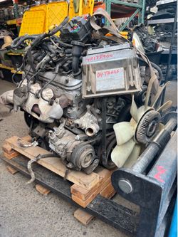 2004 Chevrolet Tahoe engine part
