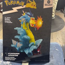 BRAND NEW GYARADOS FIGURE LIGHT UP