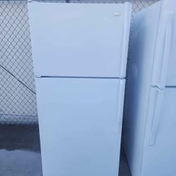 Whirlpool Top Freezer 30”W Refrigerator 30”W