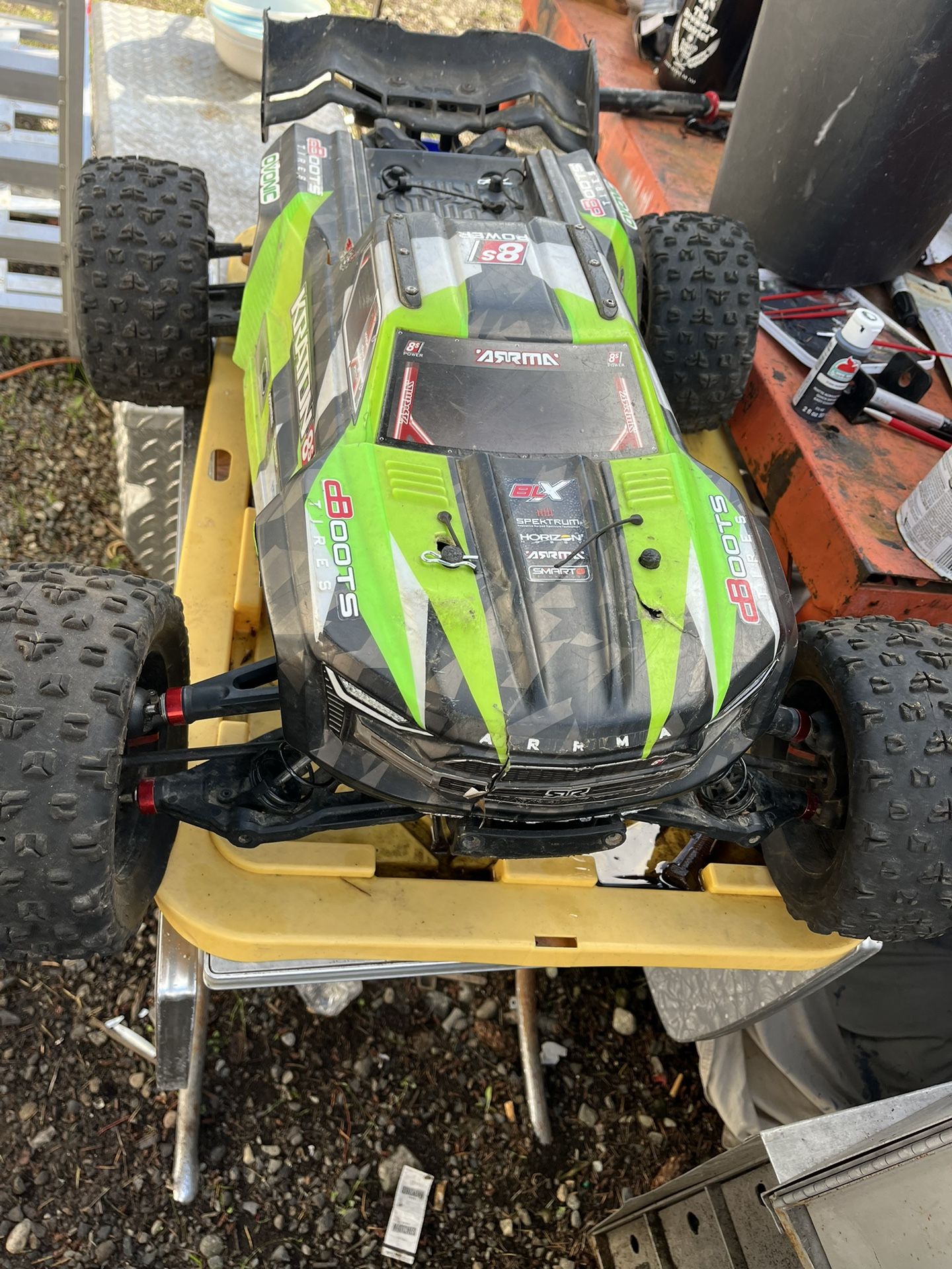 1-5 Scale 8s Kraton With Battery’s