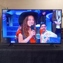 58 Inch Hisense Roku 4k Smart Beautiful Tv Comes With Remote Control Shows Great Quality Clear Picture Works Perfect Guaranteed 