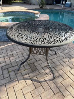 Mesa de Patio - Outdoor table