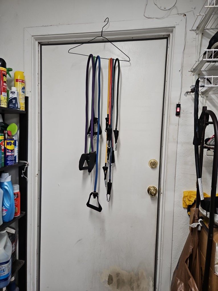 SET of 7 Pcs Resistant Bands Different Weights As Pictured